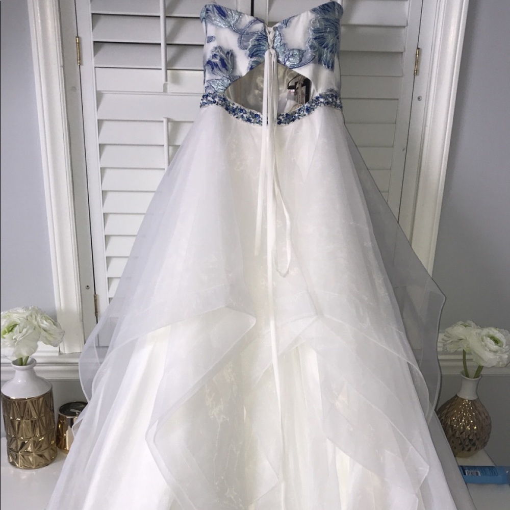 Prom Dress - Picture 4 of 4